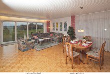 Wohnzimmer Freistehendes Einfamilienhaus mit 3 Garagen in Pfungstadt/Hahn