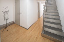 Treppe nach oben 3 1/2 Zimmer-Galerie-Atelierwohnung in Darmstadt +VERKAUFT+