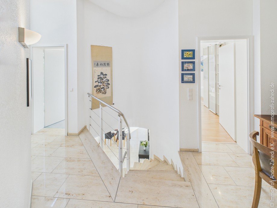 Flur im DG Doppelhaush�lfte Seeheim-Jugenheim