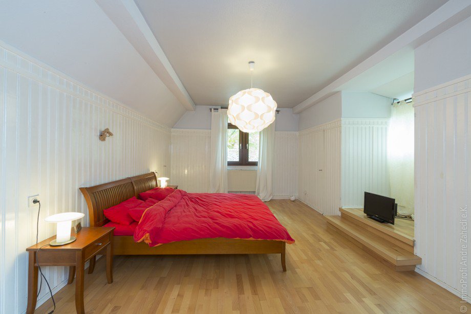 Schlafzimmer Einfamilienhaus Seeheim-Jugenheim