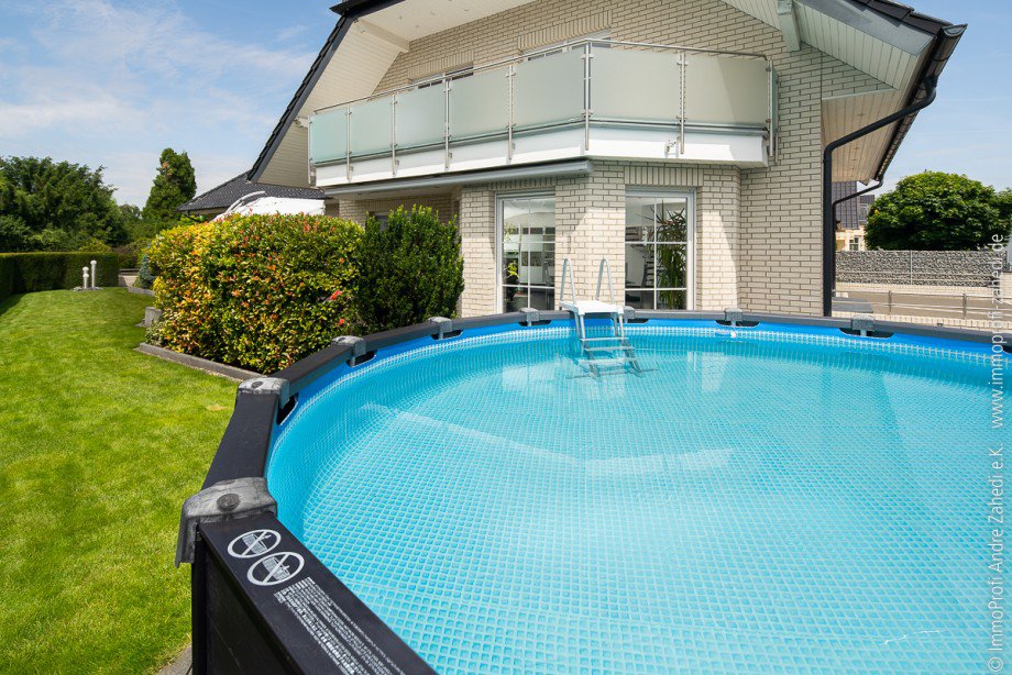 Blick vom Pool Einfamilienhaus Gernsheim