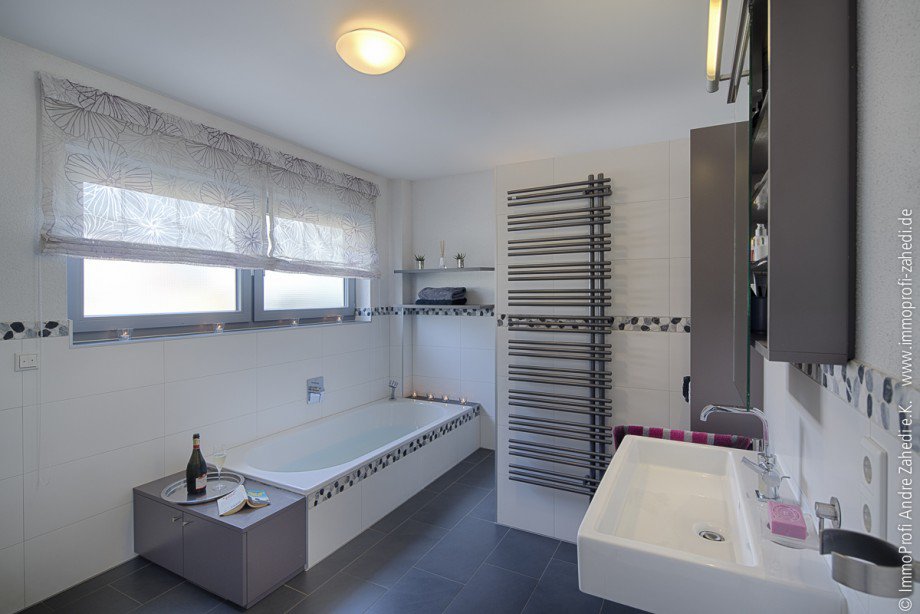 Badezimmer im EG Einfamilienhaus Griesheim