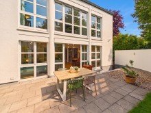 Die Terrasse Freistehendes Einfamilienhaus in Darmstadt-Eberstadt +RESERVIERT