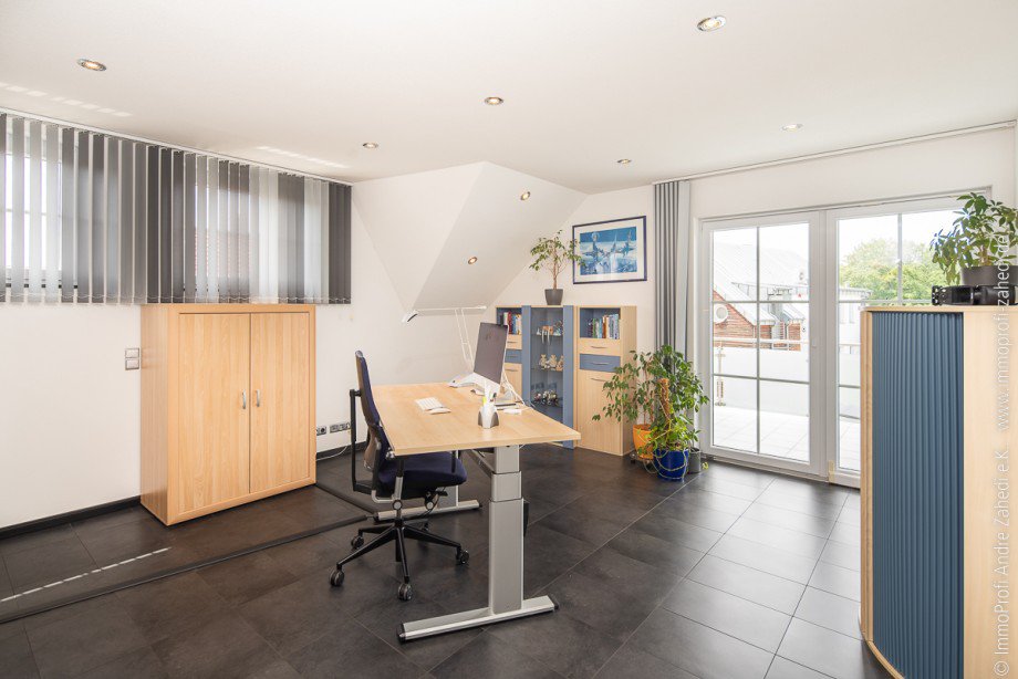 Zimmer im DG Einfamilienhaus Gernsheim