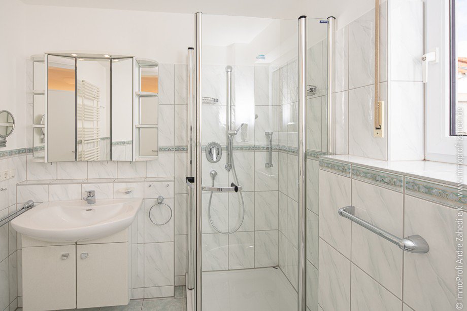 Duschbad im EG Einfamilienhaus M�hltal-Trautheim