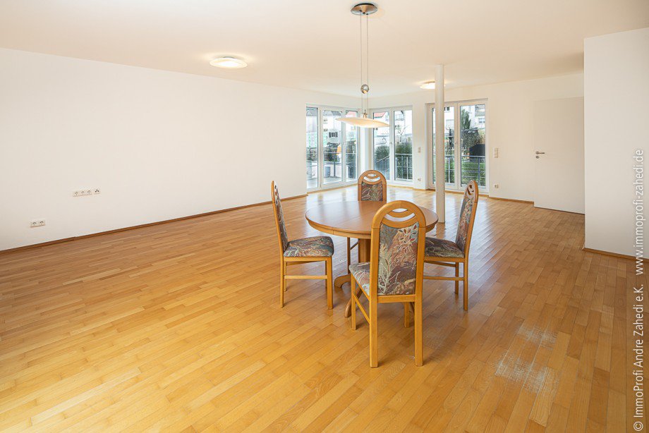 Wohn- und Esszimmer Einfamilienhaus M�hltal-Trautheim