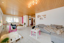 Gro�z�giges Wohnzimmer Ehemalige Hofreite f�r 2-3 Generationen in Erzhausen +VERKAUFT+