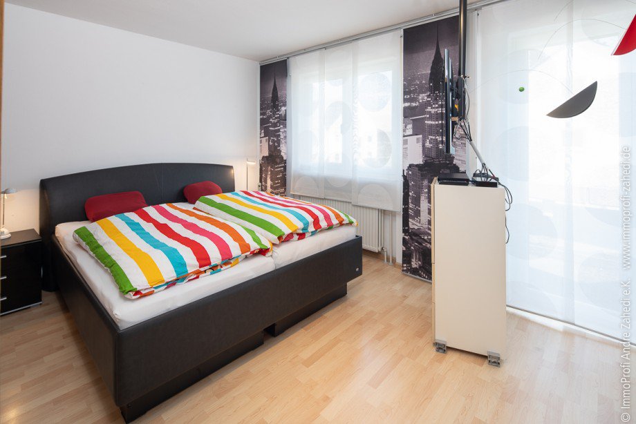 Master Bedroom Reihenendhaus Seeheim-Jugenheim