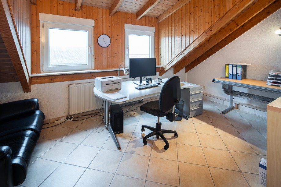 Zimmer im DG Reihenmittelhaus Riedstadt-Erfelden