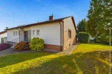 Hausansicht Freistehendes Einfamilienhaus mit gro�em Sonnengarten