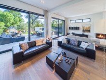 Wohnzimmer So nah an Frankfurt, so weit weg vom Alltag