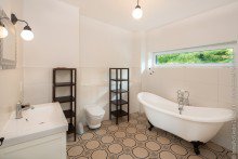 Bad en Suite im DG Exklusive Doppelhaush�lfte mit Garage in M�hltal +VERKAUFT+