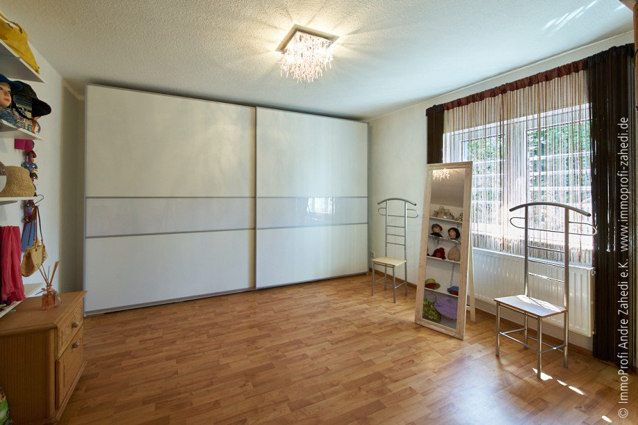 Ankleidezimmer Einfamilienhaus Gro�-Bieberau