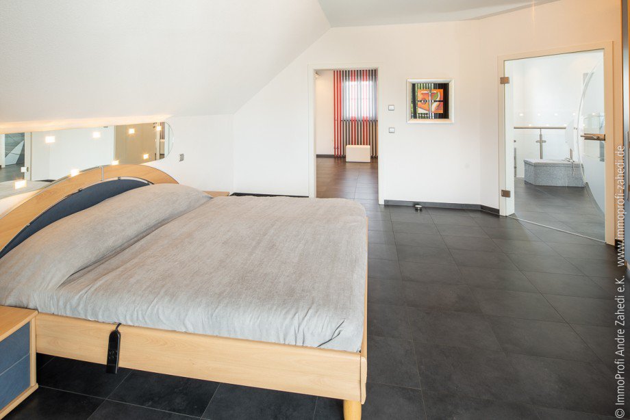 Schlafzimmer mit Ankleide Einfamilienhaus Gernsheim