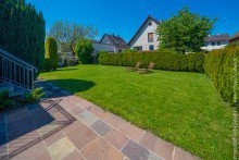 Der Sonnengarten Freistehendes 2-Familienhaus mit Anbau in Gross-Zimmern