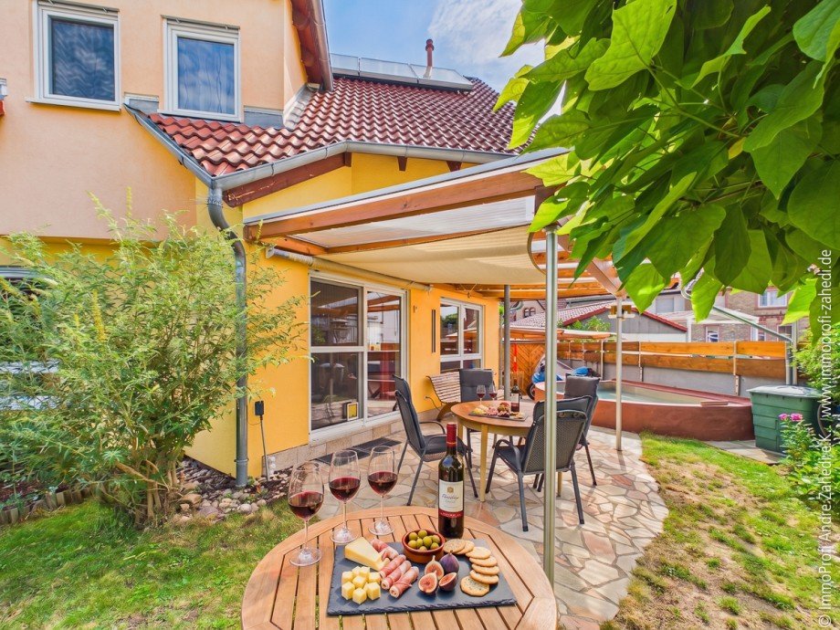 Blick auf Terrasse Einfamilienhaus Dieburg