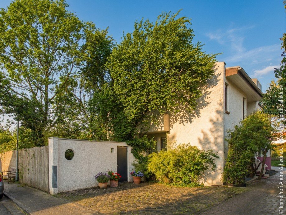 Hausansicht Strasse Doppelhaush�lfte Ro�dorf