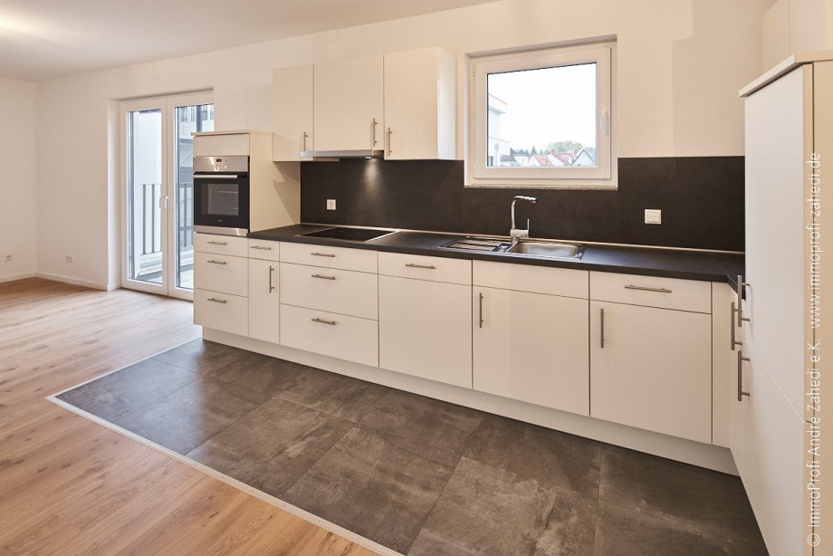 Hochwertige Einbauk�che Etagenwohnung Griesheim