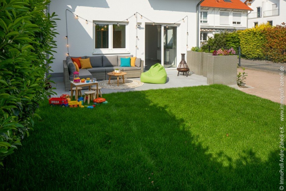 Garten+Terrasse Doppelhaush�lfte Weiterstadt