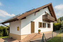 Hausansicht Freistehendes 1-2 Familienhaus mit Fernblick +VERKAUFT+