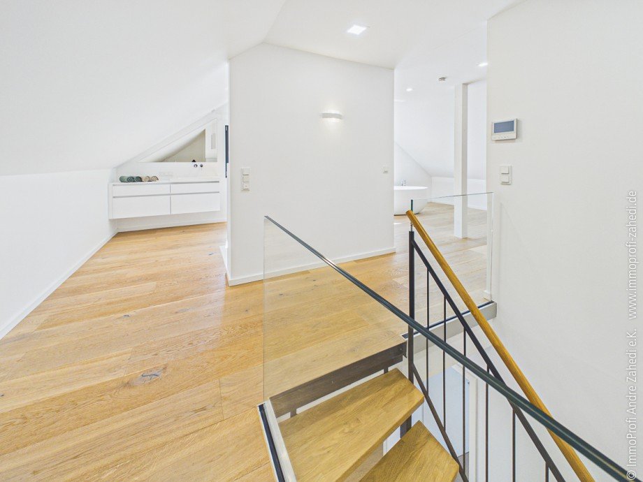 Studio Dachgalerie mit offemem Bad Doppelhaush�lfte M�hltal / Trautheim