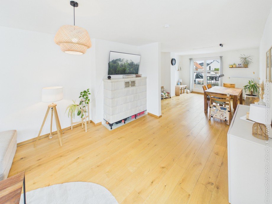 Wohn- und Esszimmer im OG Zweifamilienhaus Pfungstadt