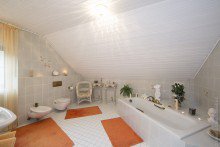 Elternbad Freistehendes Einfamilienhaus mit ELW in M�hltal +VERKAUFT+