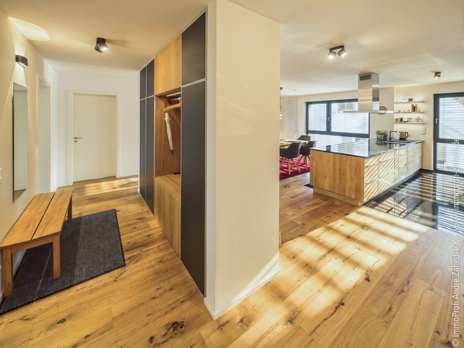 Garderobe links inkl. Etagenwohnung Darmstadt