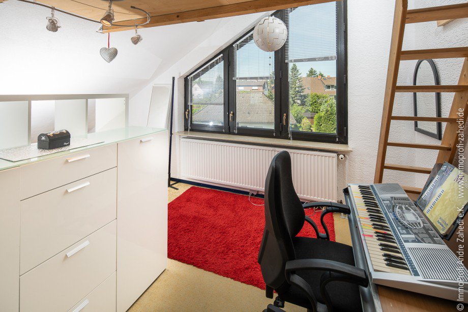 Zimmer im DG Reihenendhaus Seeheim-Jugenheim