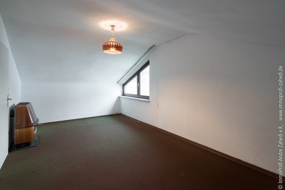 Zimmer im DG Einfamilienhaus Seeheim-Jugenheim