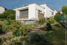 Gro�er Garten Bungalow im Bauhausstil in Ober-Ramstadt +VERKAUFT+