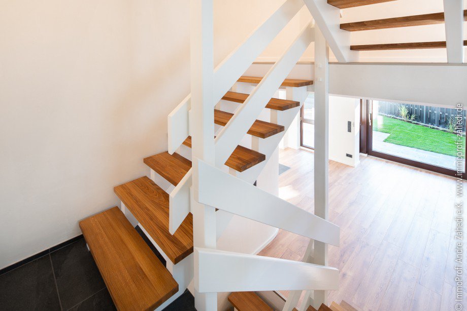 Treppe Doppelhaush�lfte Seeheim-Jugenheim