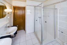 Tageslichtbad Freistehendes Einfamilienhaus mit gro�em Sonnengarten