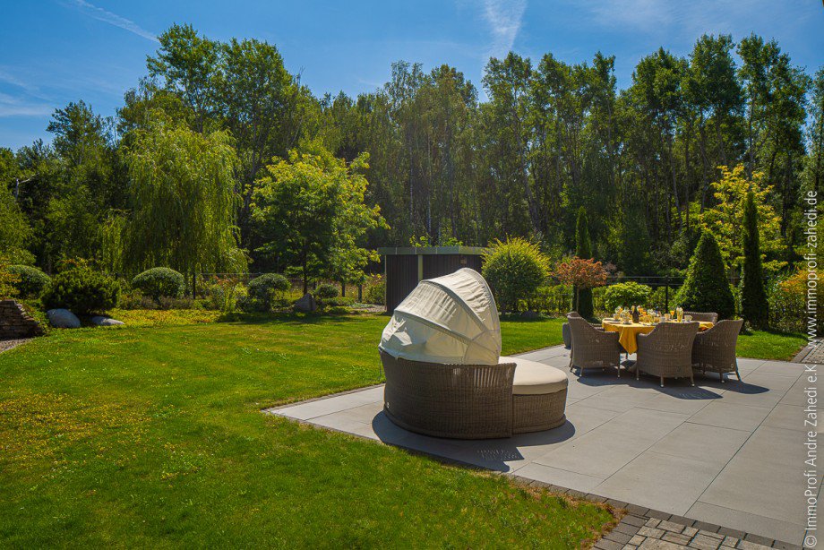 Blick in den Garten Einfamilienhaus Gro�-Zimmern