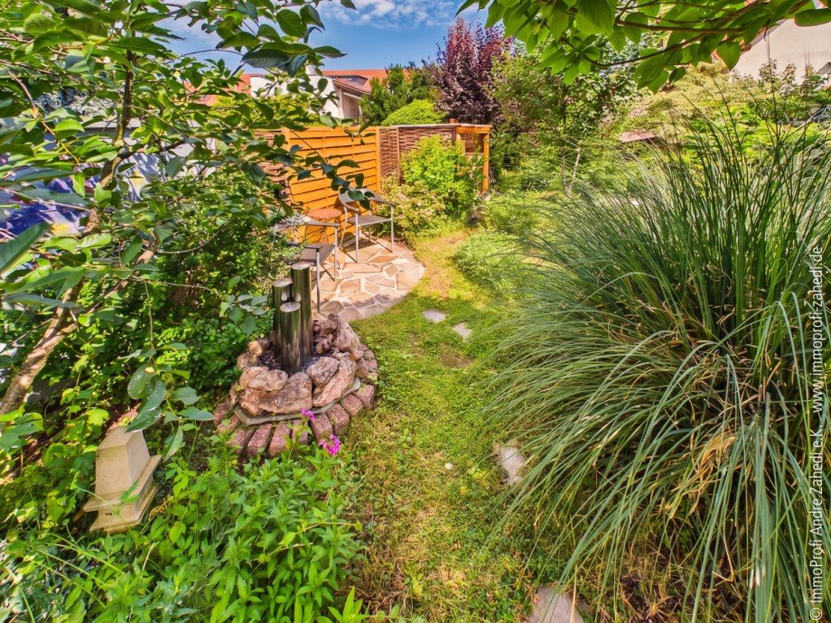 Gartenblick mit Freisitz Einfamilienhaus Dieburg