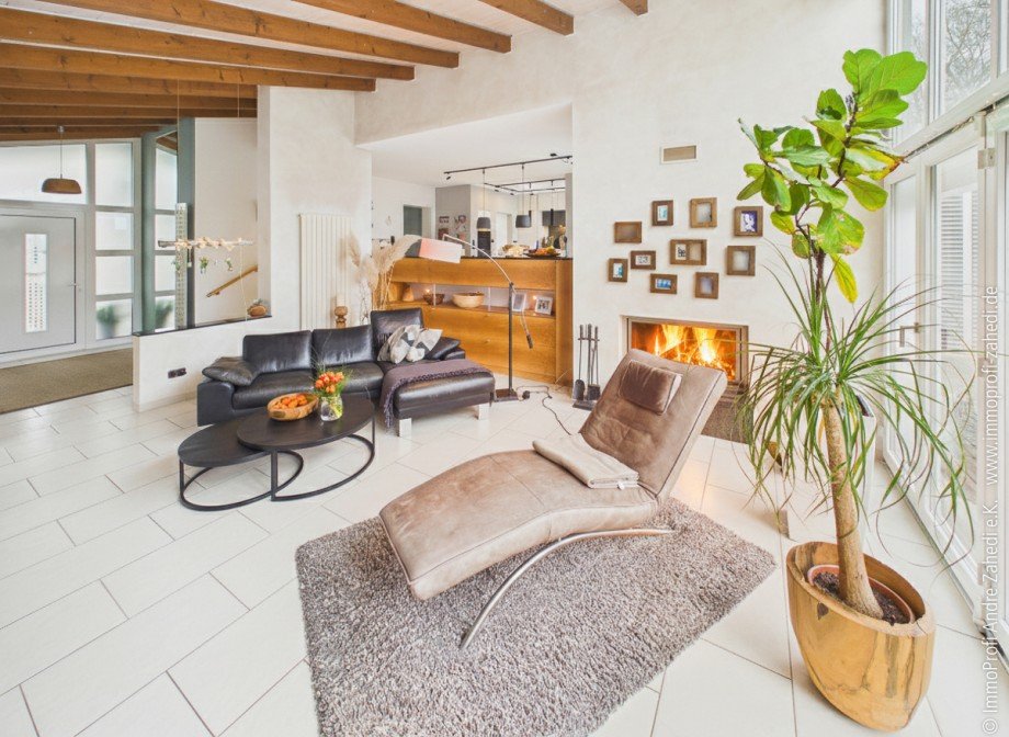 Wohnzimmer mit Kamin Zweifamilienhaus Pfungstadt