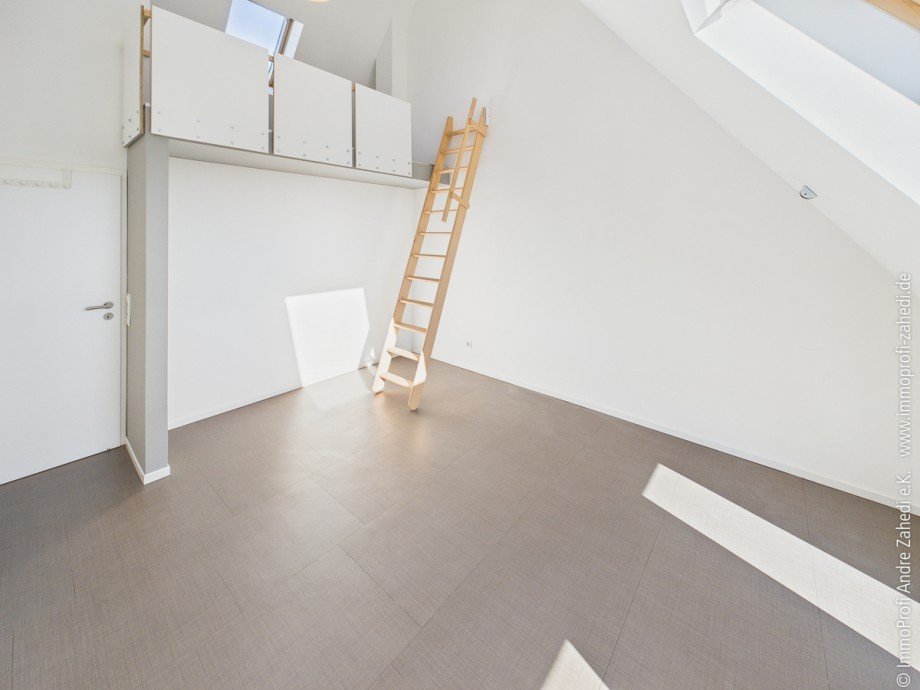 Kinderzimmer mit Galerie im DG Einfamilienhaus Griesheim