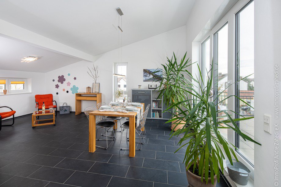 Wohn- und Esszimmer Penthousewohnung Griesheim