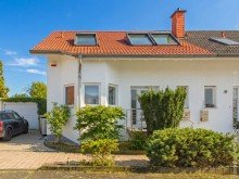 Hausansicht Exklusive Doppelhaush�lfte mit Traumgarten - Weiterstadt-Braunshardt +VERKAUFT+