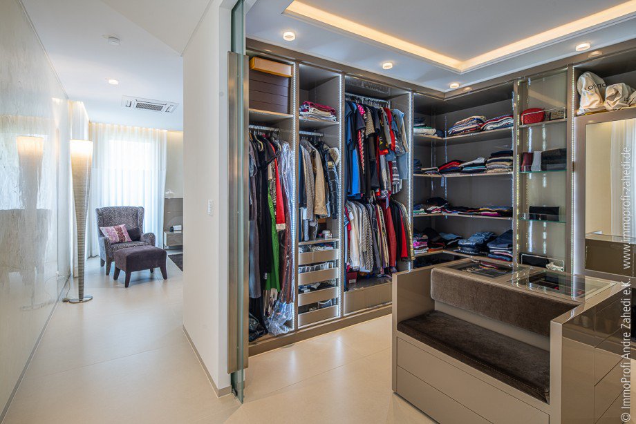 Ankleidezimmer Einfamilienhaus Gro�-Zimmern