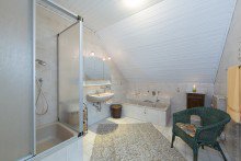 Kinderbad Freistehendes Einfamilienhaus mit ELW in M�hltal +VERKAUFT+