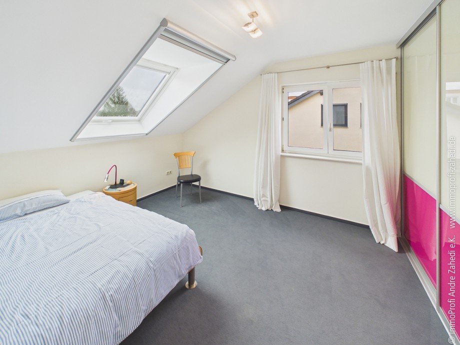 Zimmer im DG Doppelhaush�lfte Weiterstadt / Braunshardt