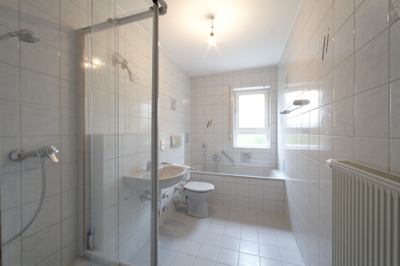 Tageslichtbad Erdgeschosswohnung Ro�dorf