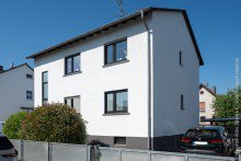Freistehendes 2-Familienhaus Freistehendes 2-Familienhaus mit Anbau in Gross-Zimmern