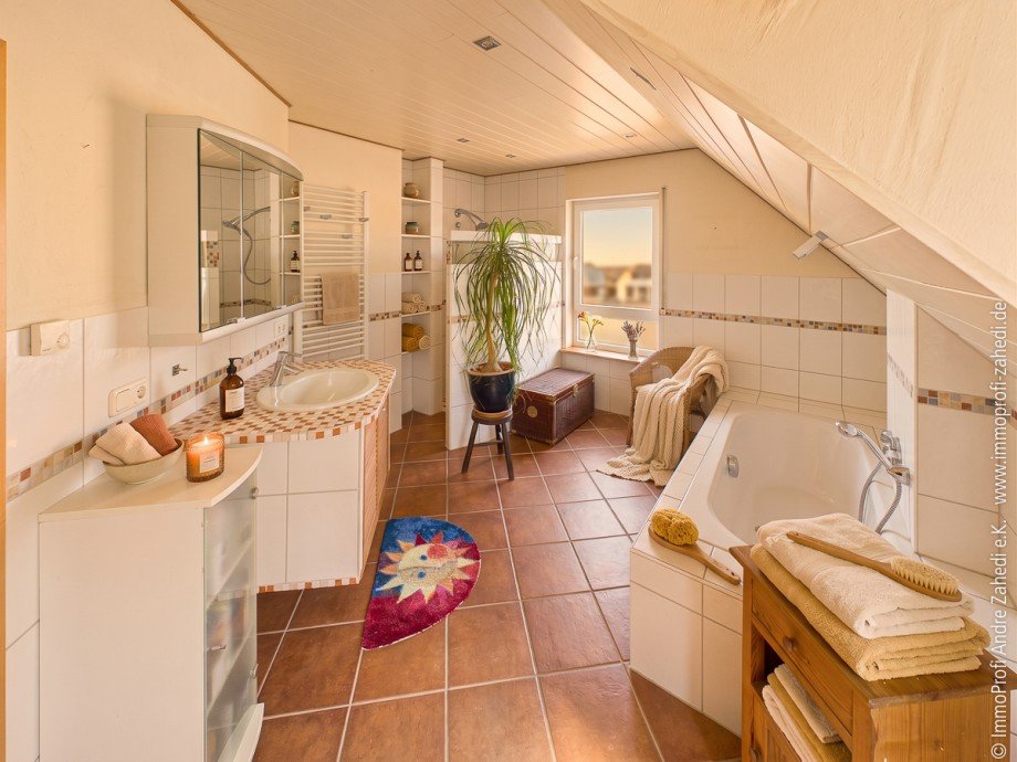 Bad mit Wanne+Dusche Einfamilienhaus Dieburg