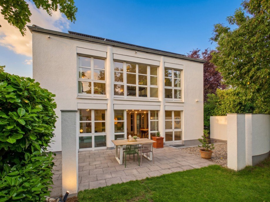 Blick auf Terrasse Einfamilienhaus Darmstadt-Eberstadt