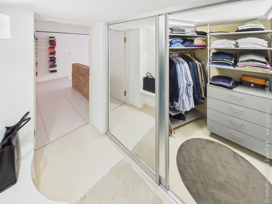 Ankleidezimmer im UG Doppelhaush�lfte Weiterstadt / Braunshardt