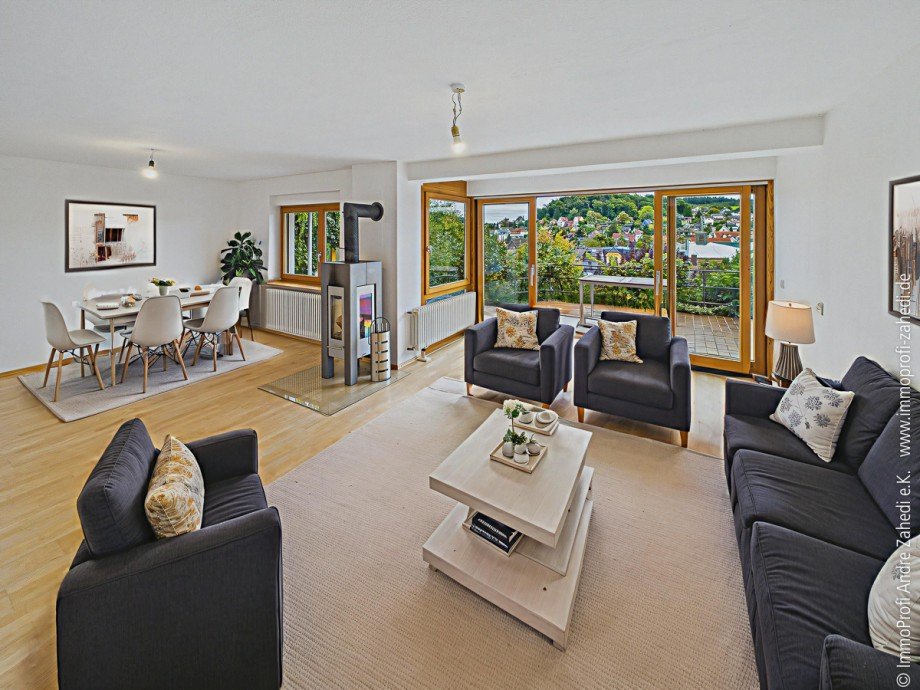 Wohn- und Esszimmer Einfamilienhaus M�hltal / Nieder-Ramstadt