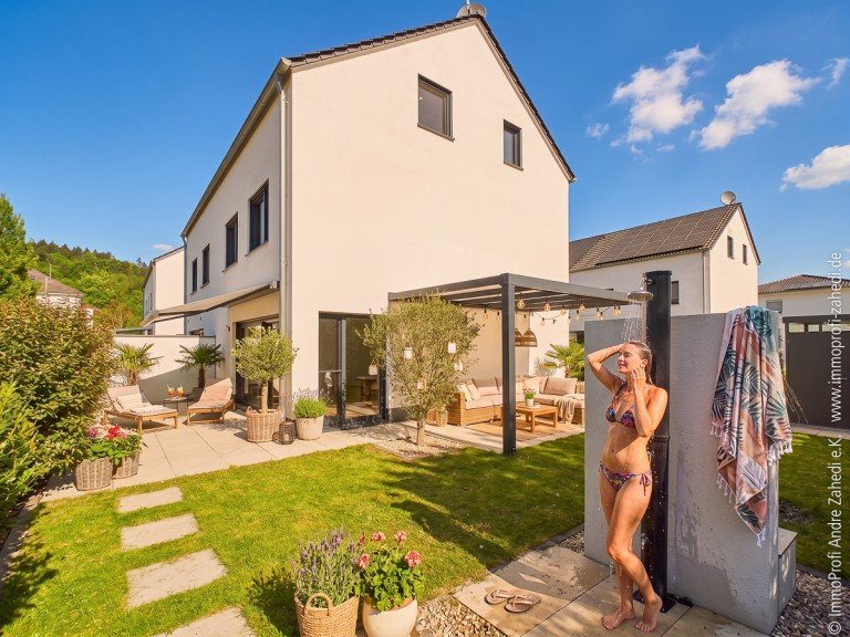 Ansicht vom Garten M�hltal / Trautheim Doppelhaush�lfte Doppelhaush�lfte mit Wow-Effekt: Loft-Dachgeschoss, Garten und viel Komfort