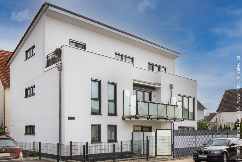 Hausansicht Westseite Penthousewohnung Griesheim